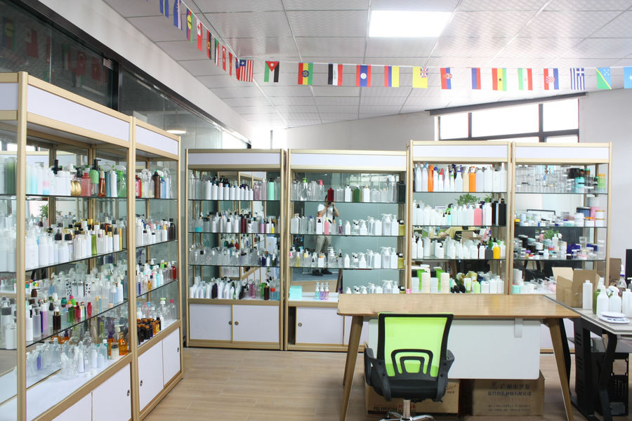 Guangzhou Lanyi Plastic Packaging Products Co., Ltd.